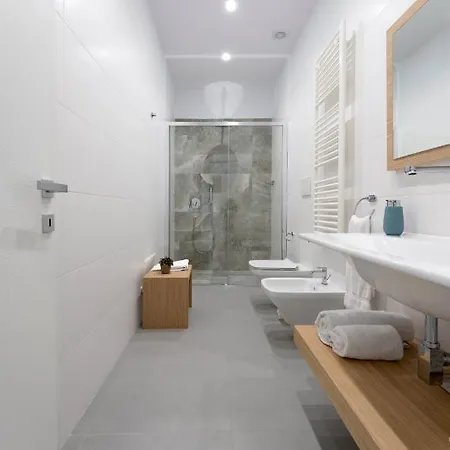 Hsuites Luxury לינה וארוחת בוקר קסטלמרה די סטביה