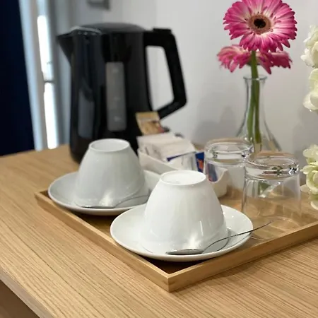 Hsuites Luxury לינה וארוחת בוקר 4*