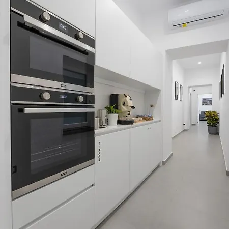 Hsuites Luxury 4* קסטלמרה די סטביה