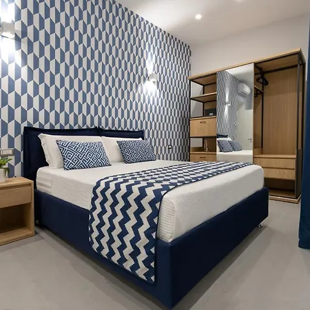 Hsuites Luxury לינה וארוחת בוקר