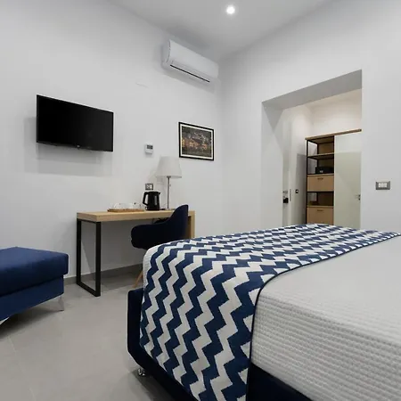 Hsuites Luxury 4* קסטלמרה די סטביה