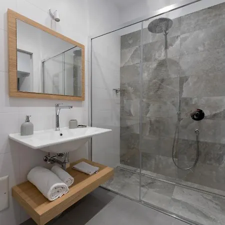 לינה וארוחת בוקר Hsuites Luxury קסטלמרה די סטביה