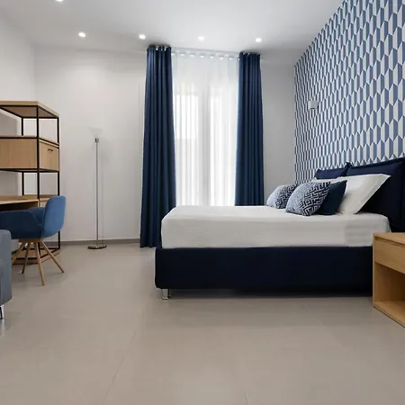 Hsuites Luxury 4*