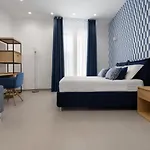 Hsuites Luxury 4*