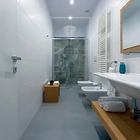 Hsuites Luxury Panzió