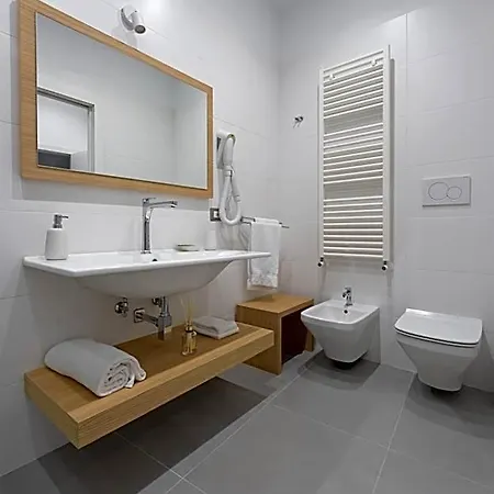 Hsuites Luxury 3*