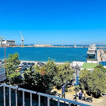 Hsuites Luxury Panzió